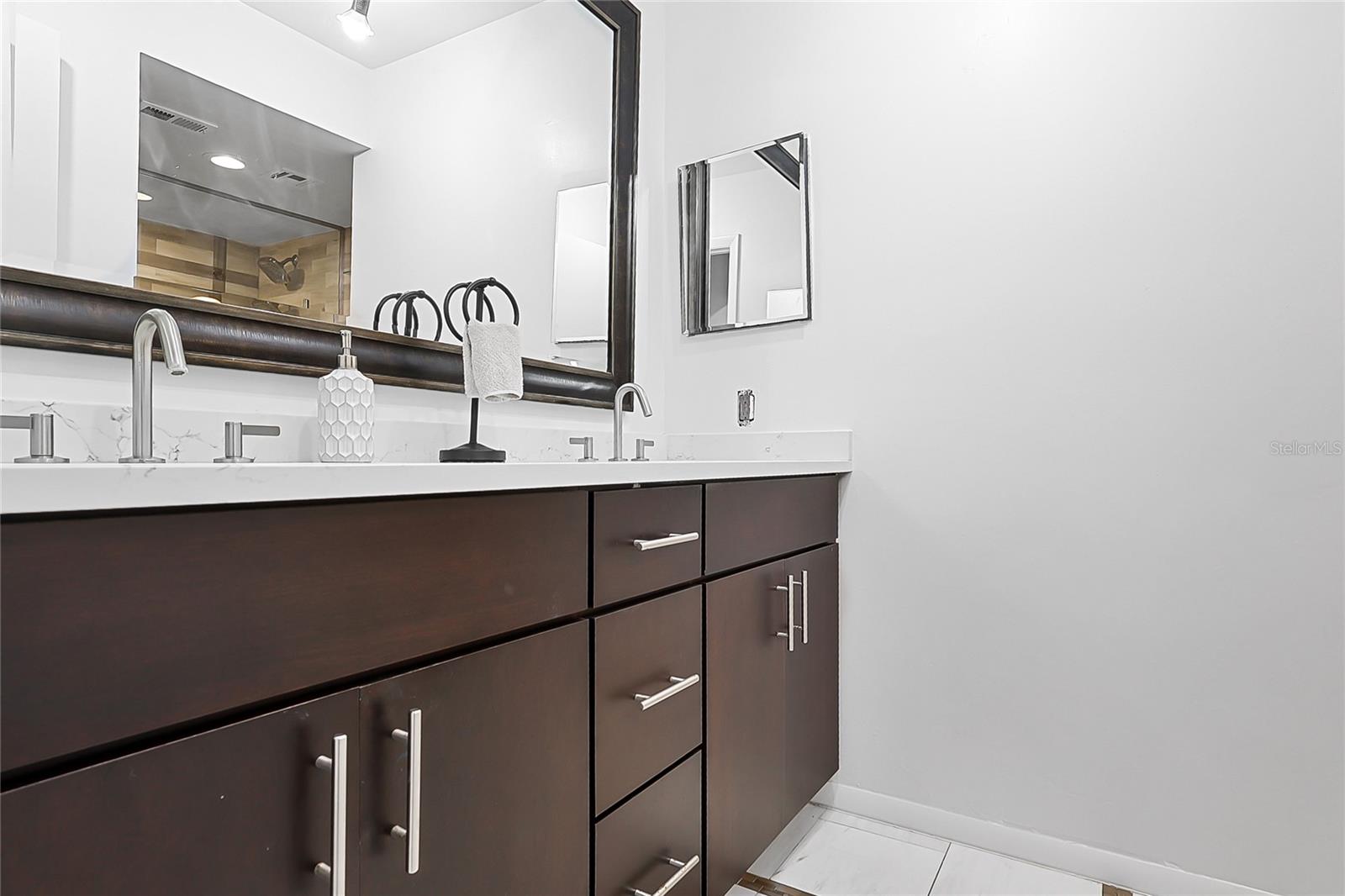 2780 N RIVERSIDE DR #502 — photo 30