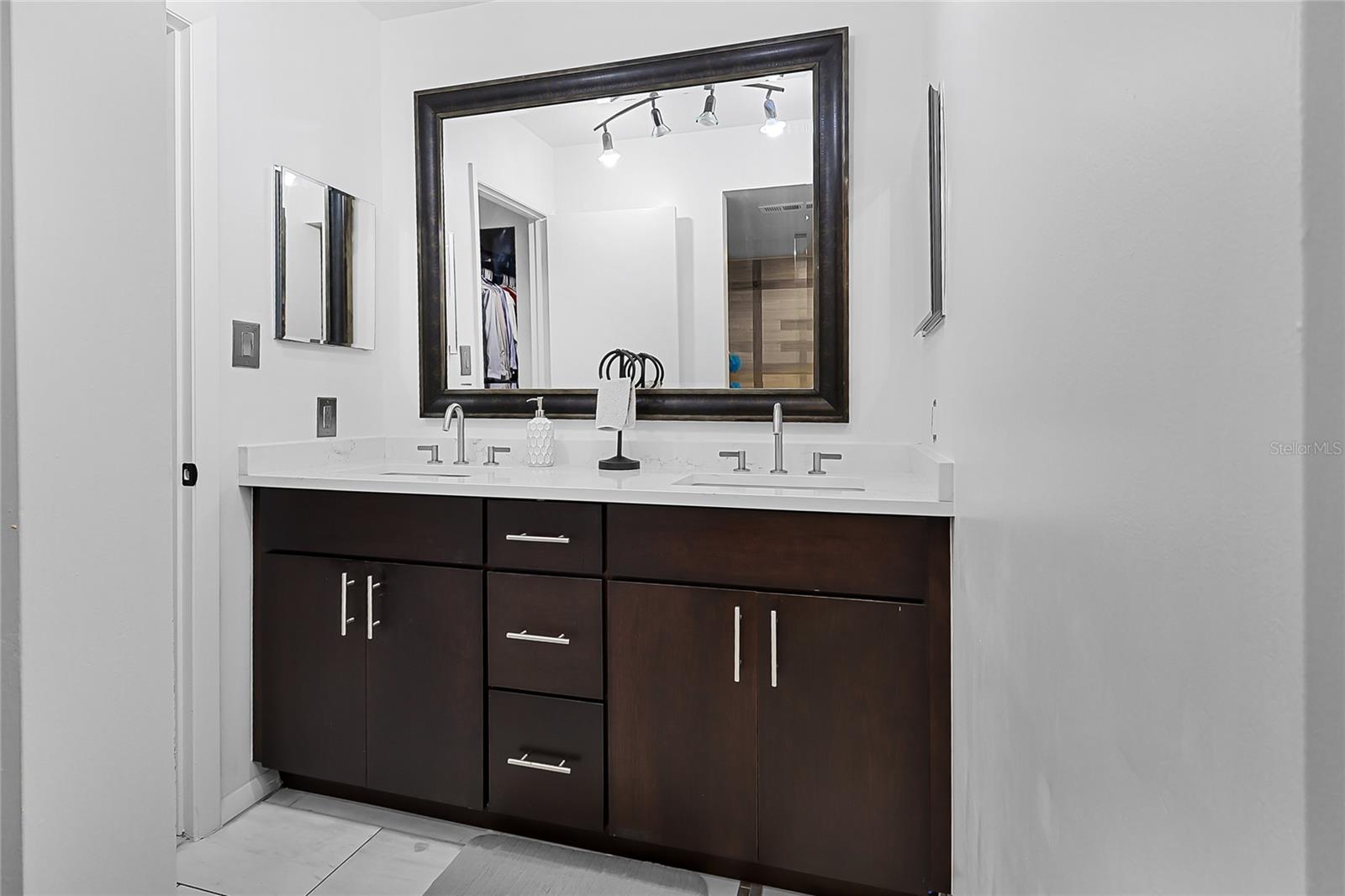 2780 N RIVERSIDE DR #502 — photo 33