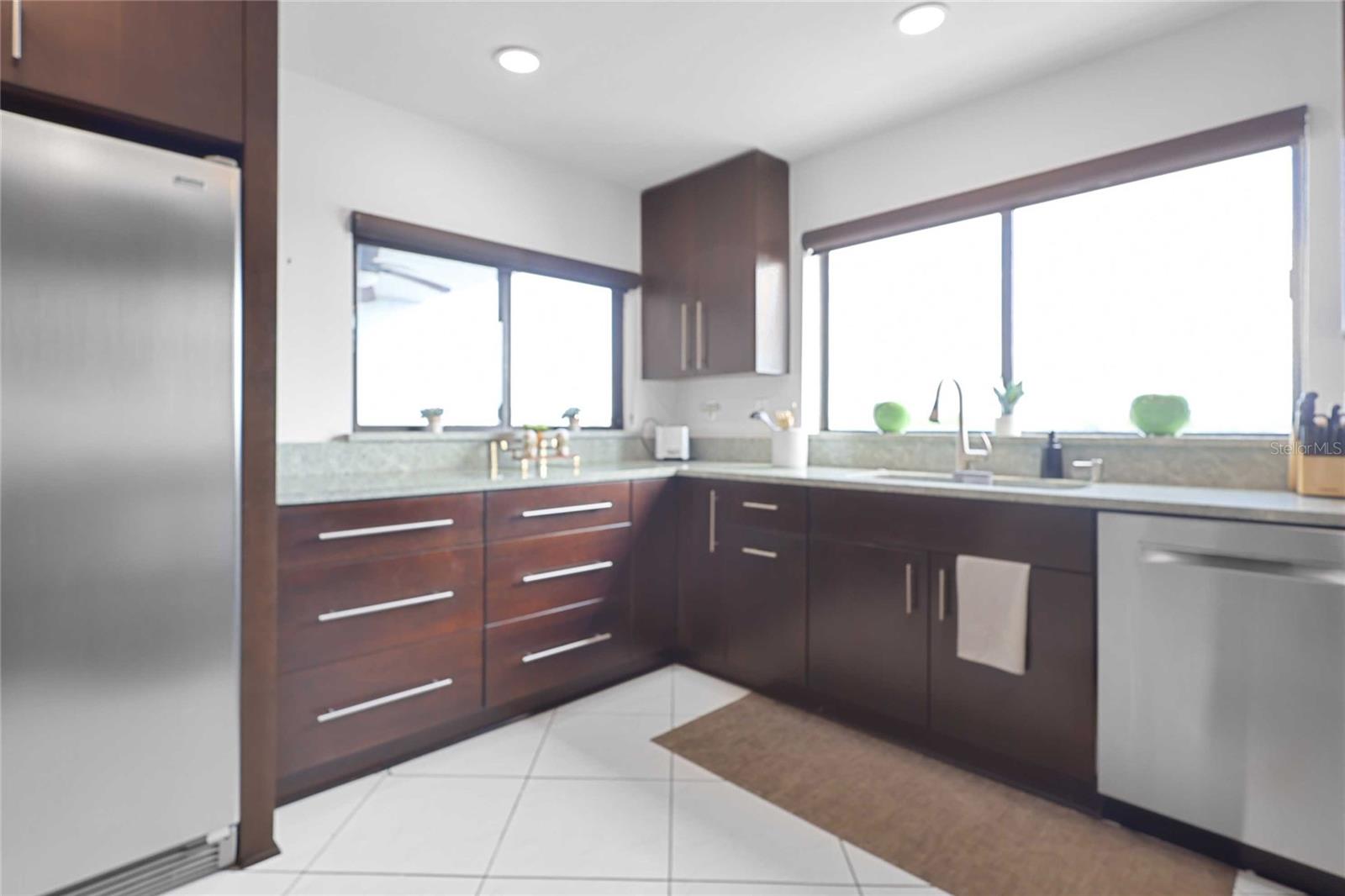 2780 N RIVERSIDE DR #502 — photo 45