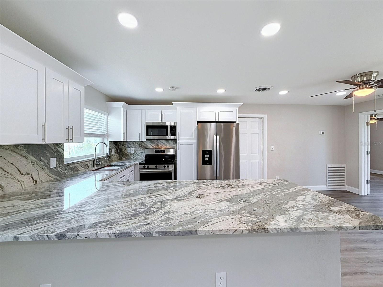 307 87TH AVE NE — photo 9
