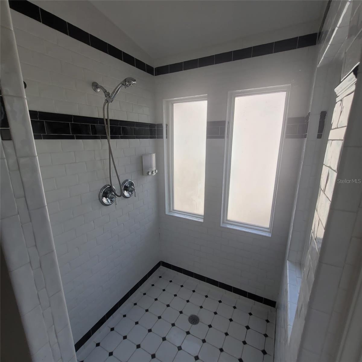 2916 W BAY COURT AVE — photo 27