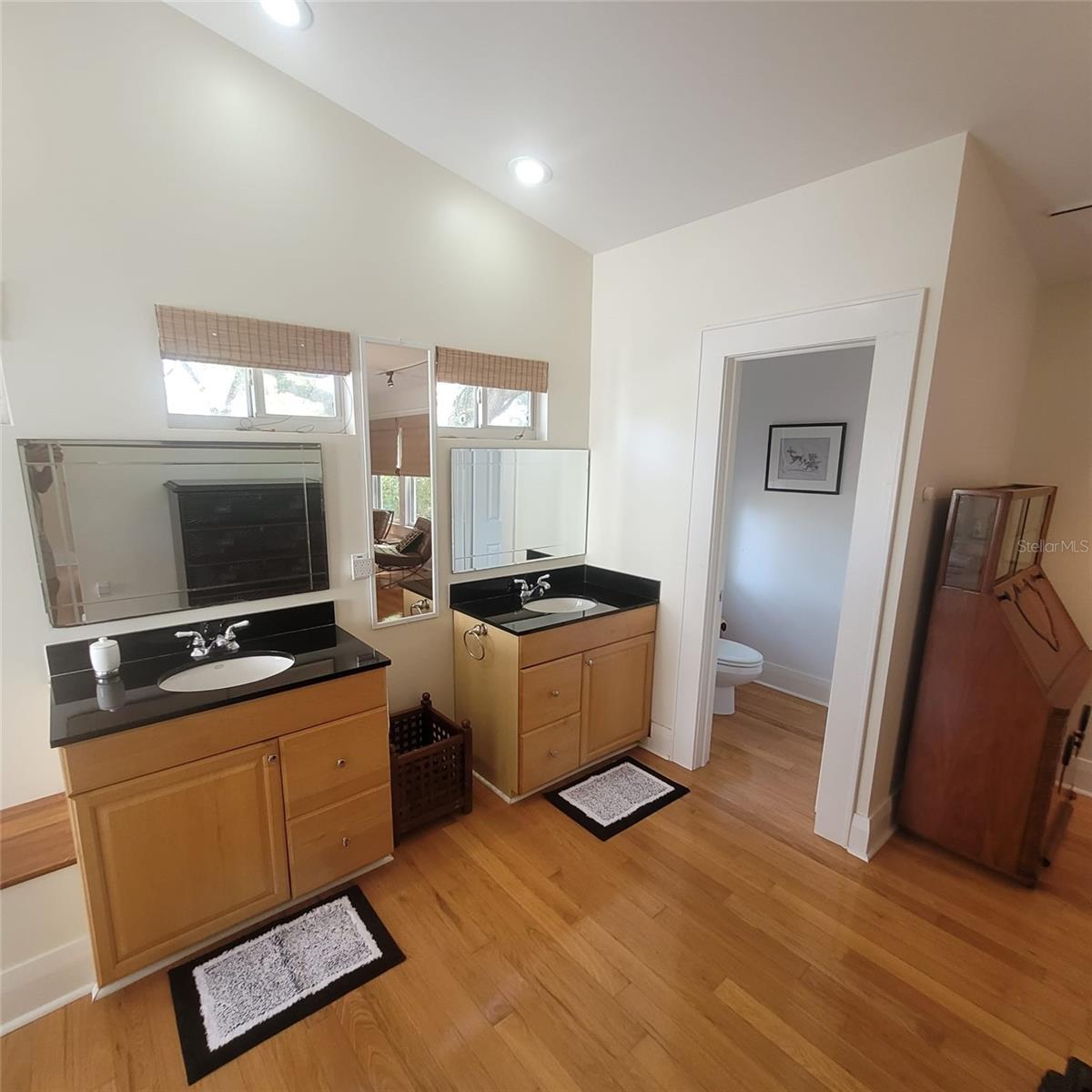 2916 W BAY COURT AVE — photo 26