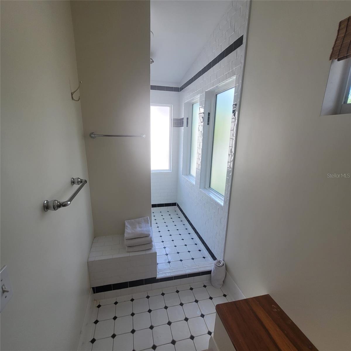 2916 W BAY COURT AVE — photo 24