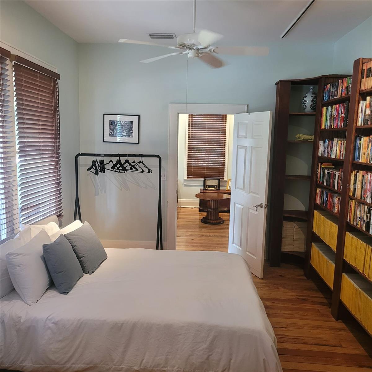 2916 W BAY COURT AVE — photo 35