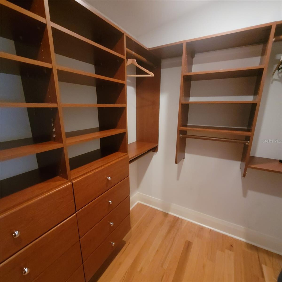 2916 W BAY COURT AVE — photo 31