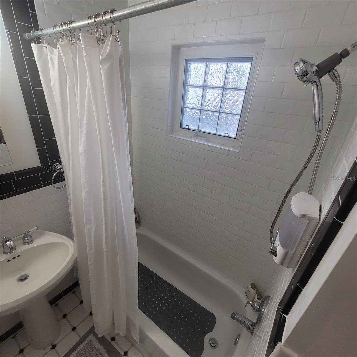 2916 W BAY COURT AVE — photo 41