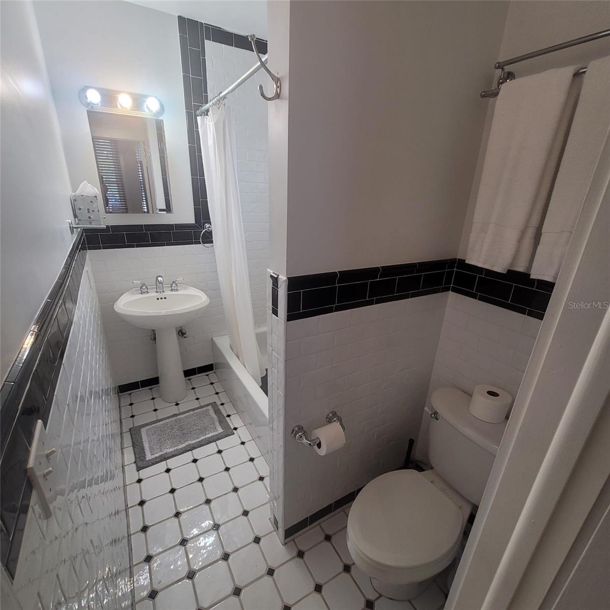 2916 W BAY COURT AVE — photo 40