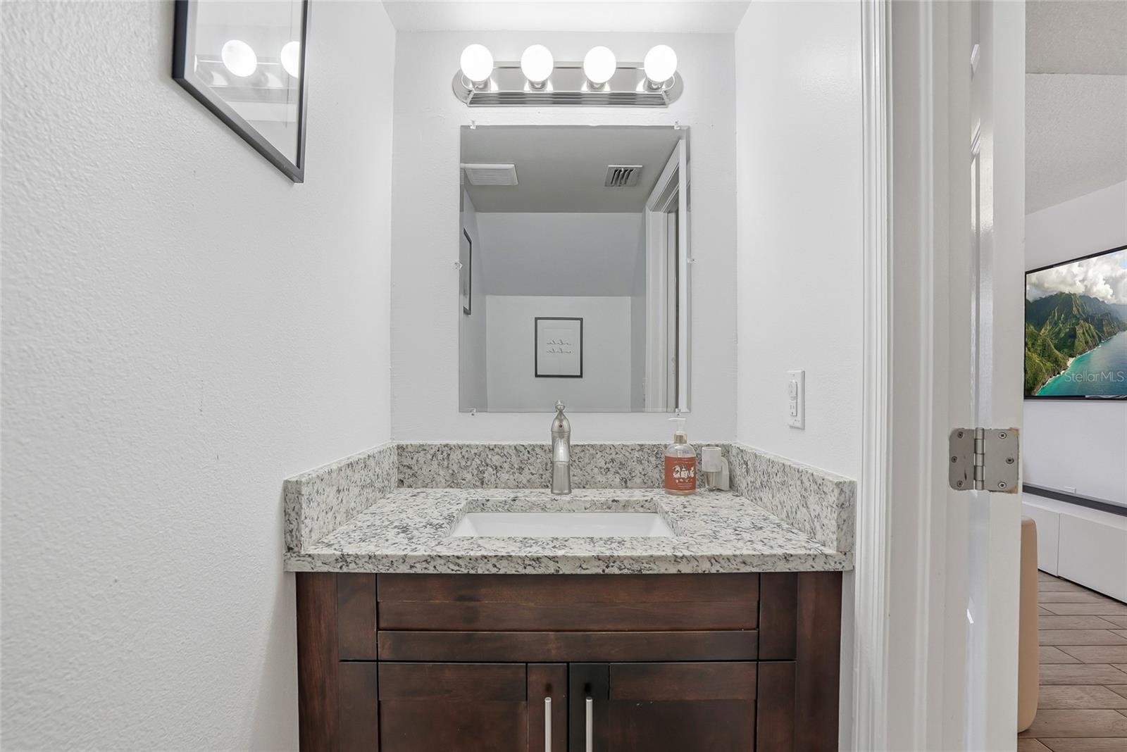 2209 FLETCHERS POINT CIR — photo 18
