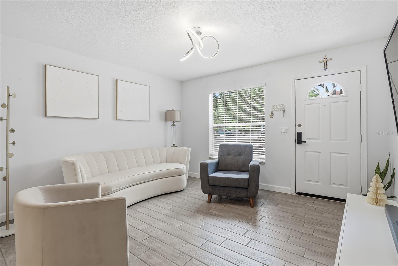 2209 FLETCHERS POINT CIR — photo 9