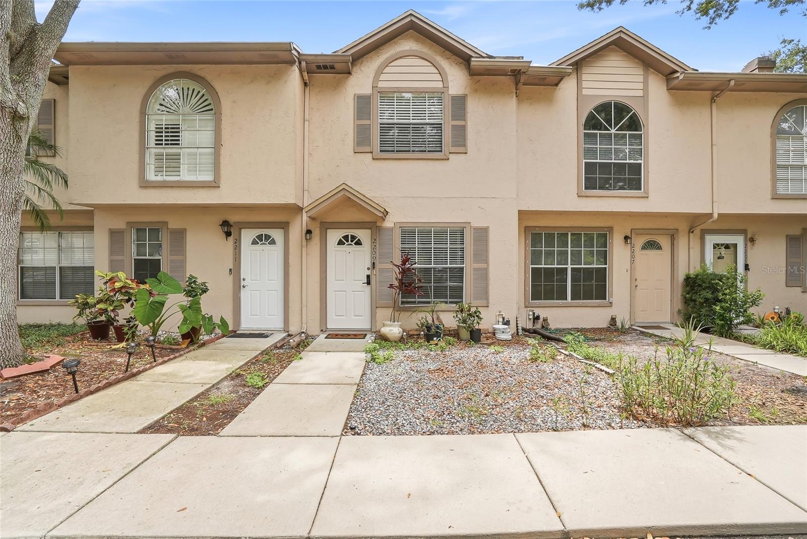 2209 FLETCHERS POINT CIR — photo 3