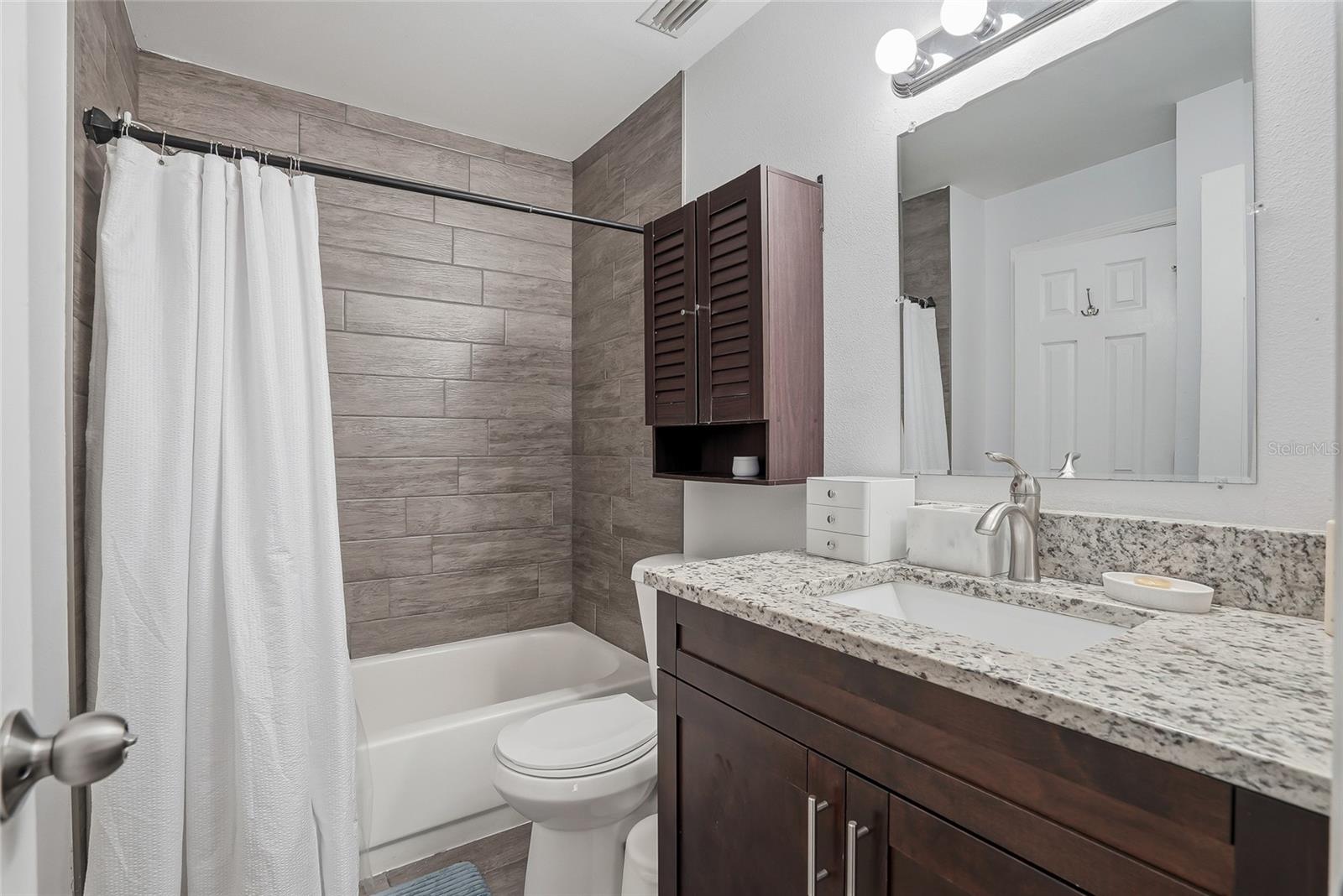 2209 FLETCHERS POINT CIR — photo 24