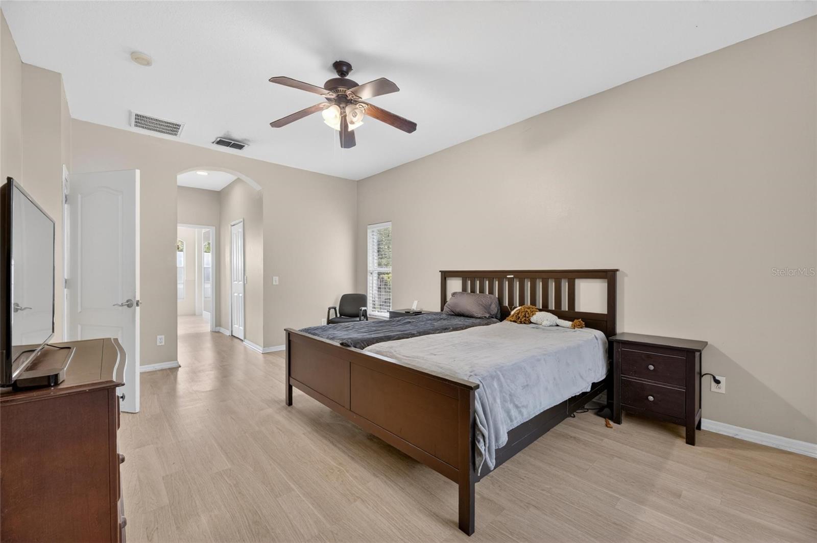 11901 NORTHUMBERLAND DR — photo 39