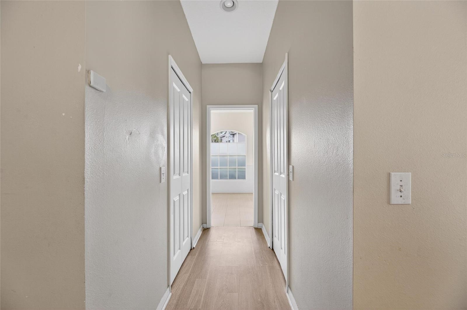 11901 NORTHUMBERLAND DR — photo 31