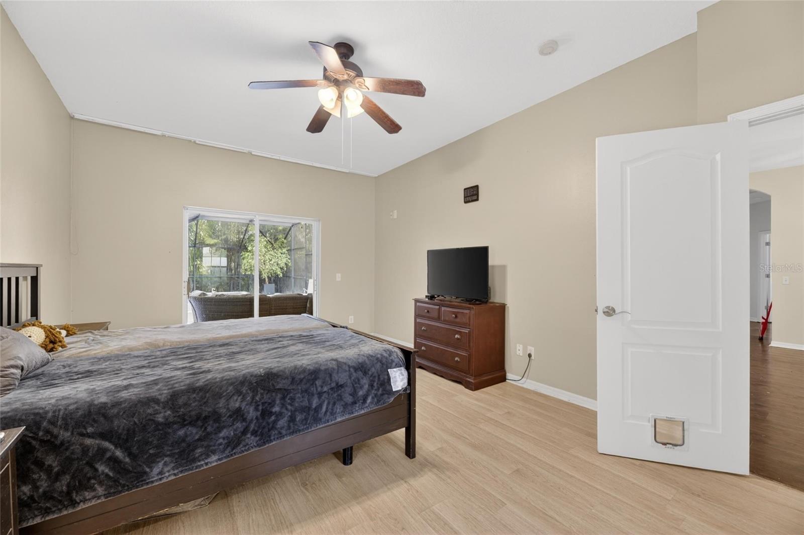 11901 NORTHUMBERLAND DR — photo 38