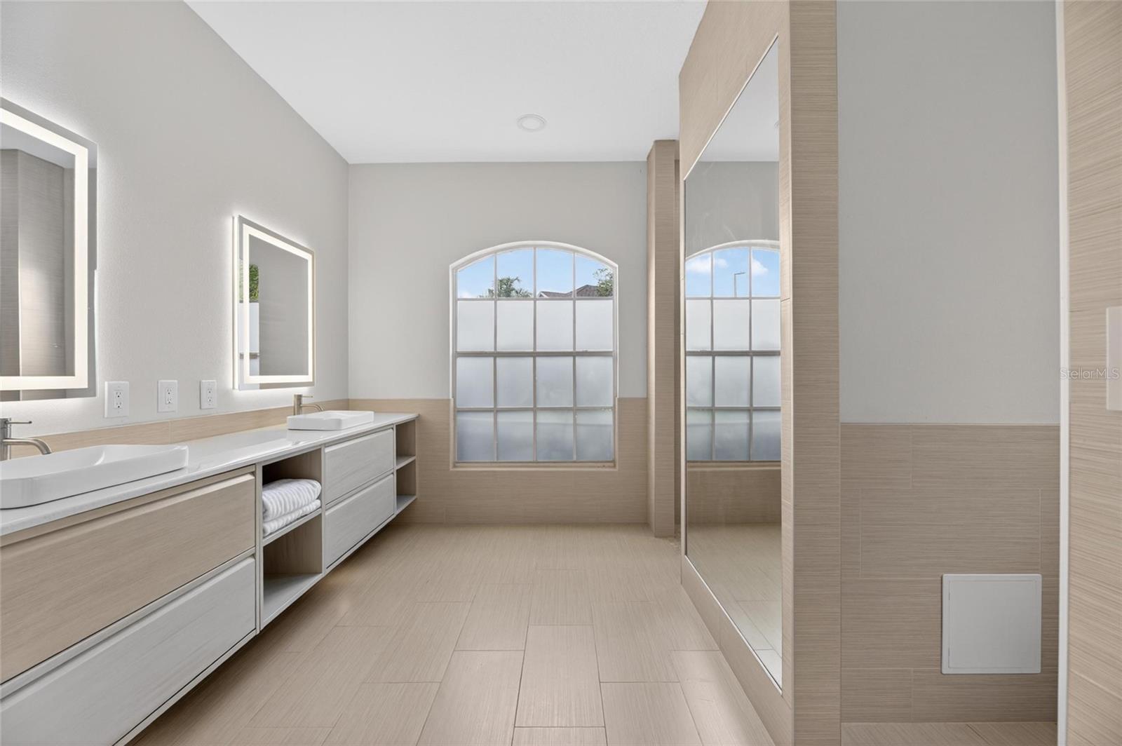 11901 NORTHUMBERLAND DR — photo 35