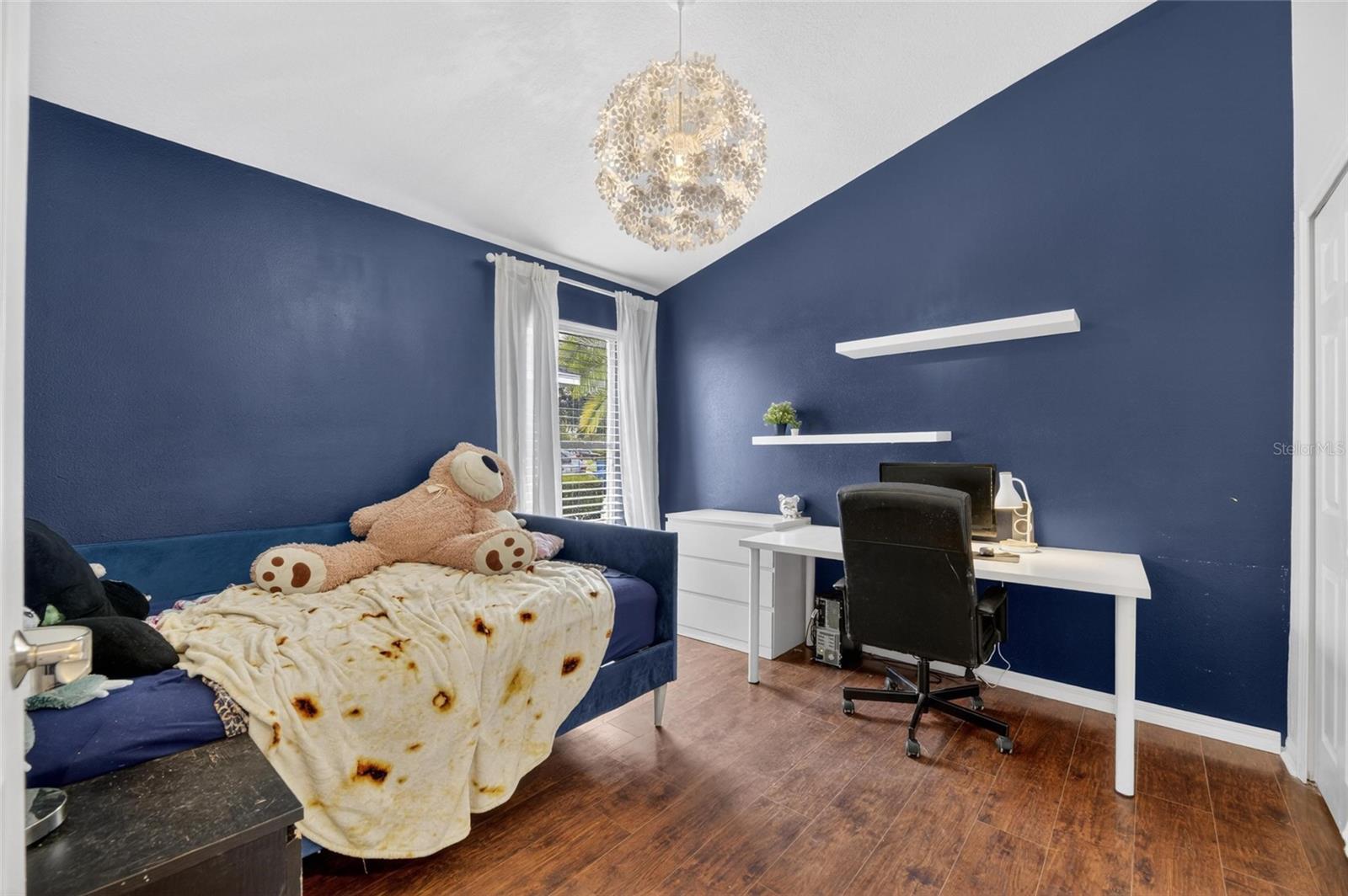 11901 NORTHUMBERLAND DR — photo 18