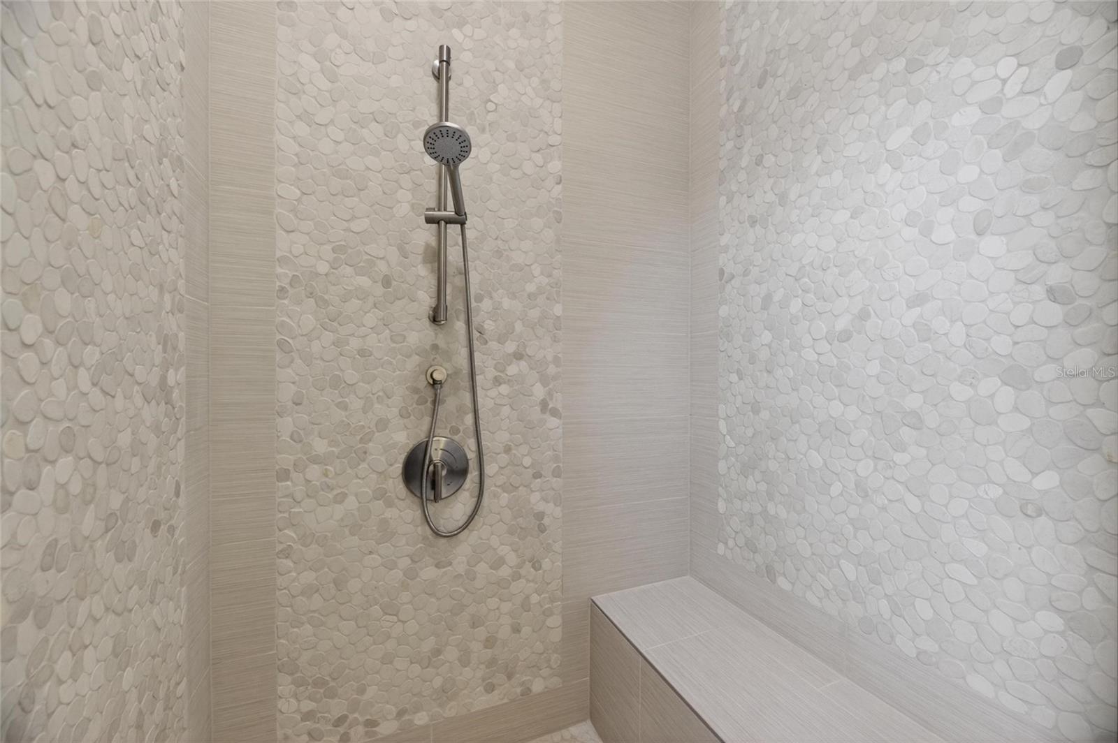11901 NORTHUMBERLAND DR — photo 34
