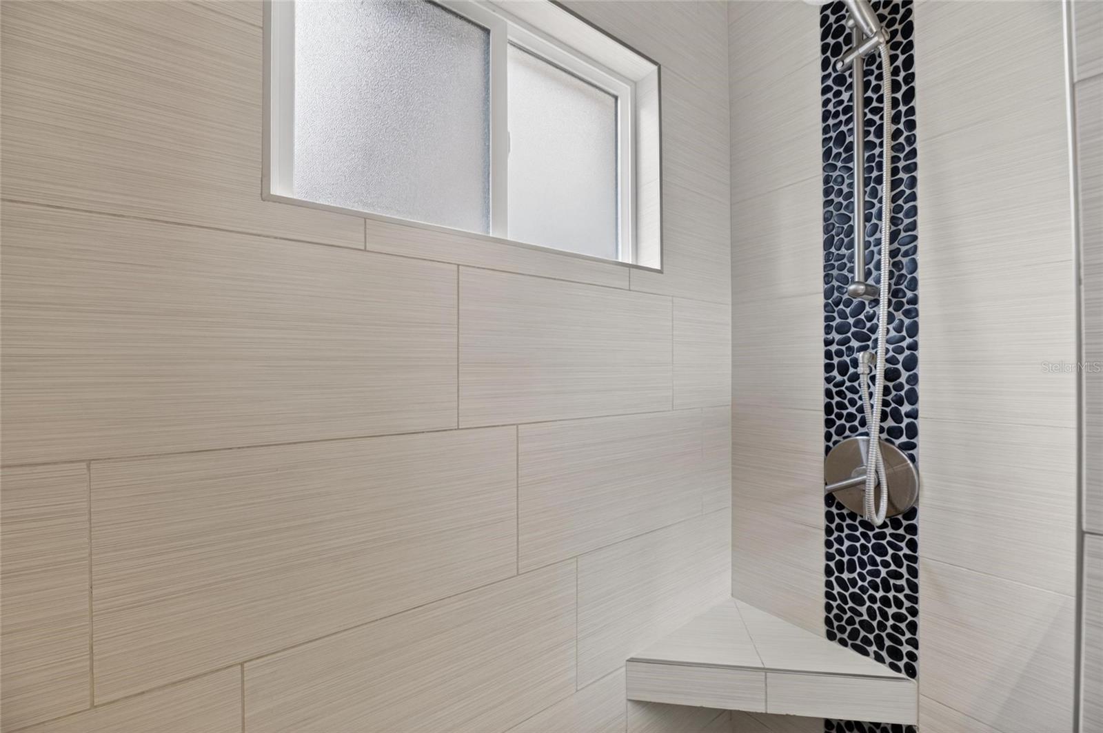 11901 NORTHUMBERLAND DR — photo 22