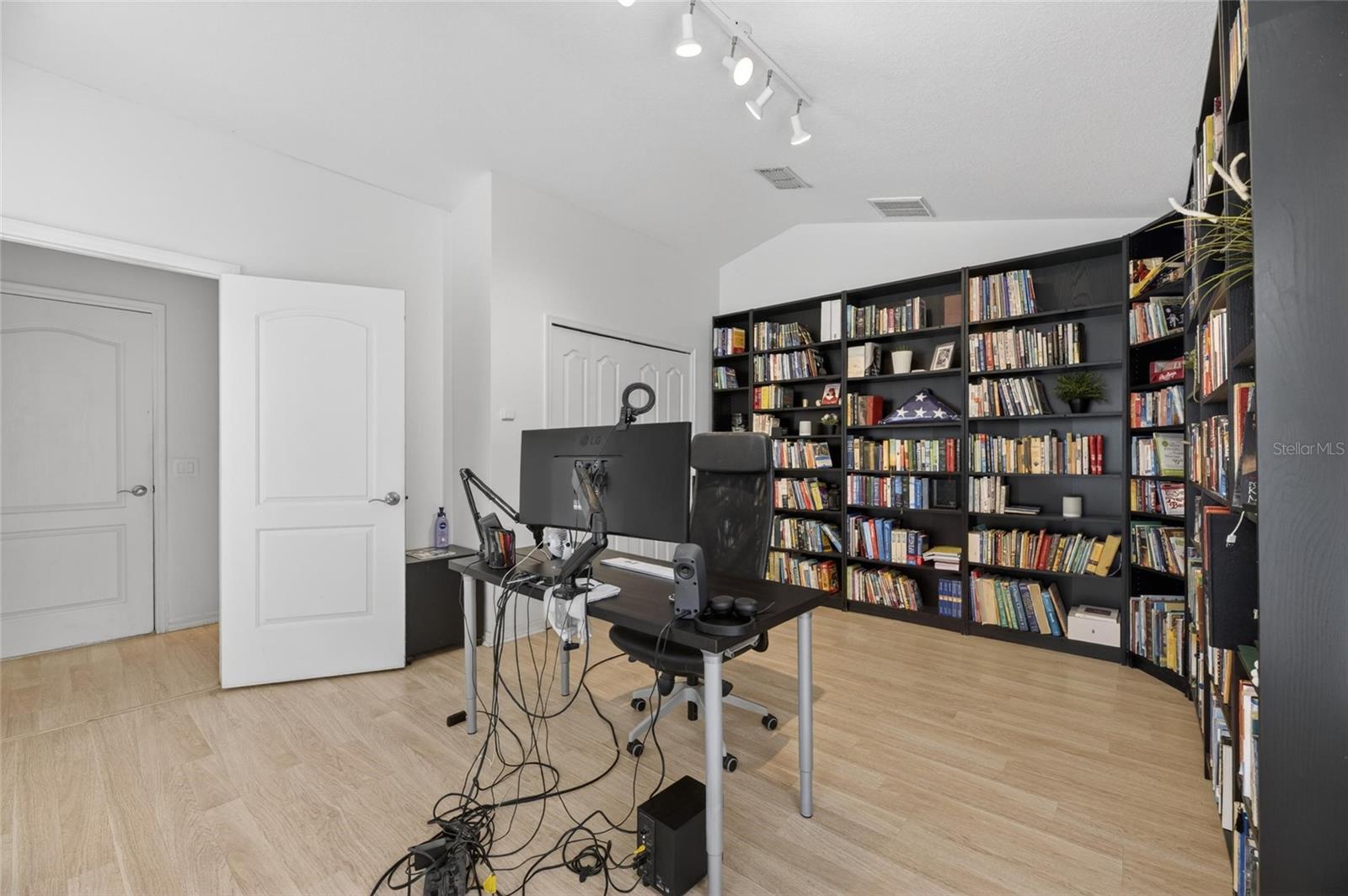 11901 NORTHUMBERLAND DR — photo 28