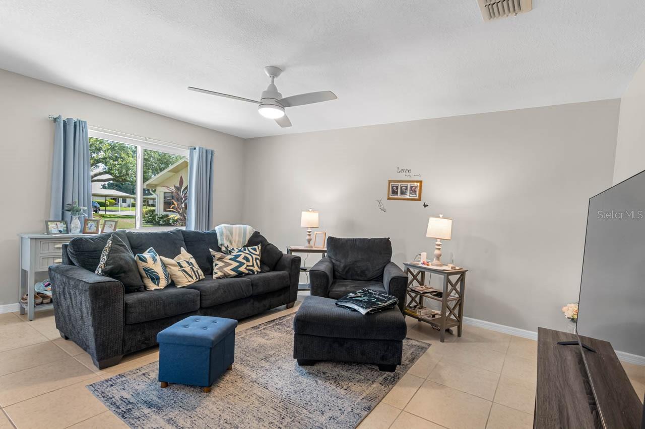 1906 CANTERBURY LN #26 — photo 4