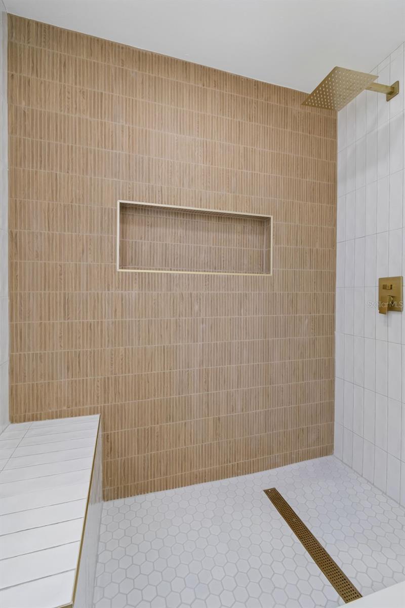 1702 W JOHNSTON AVE — photo 24