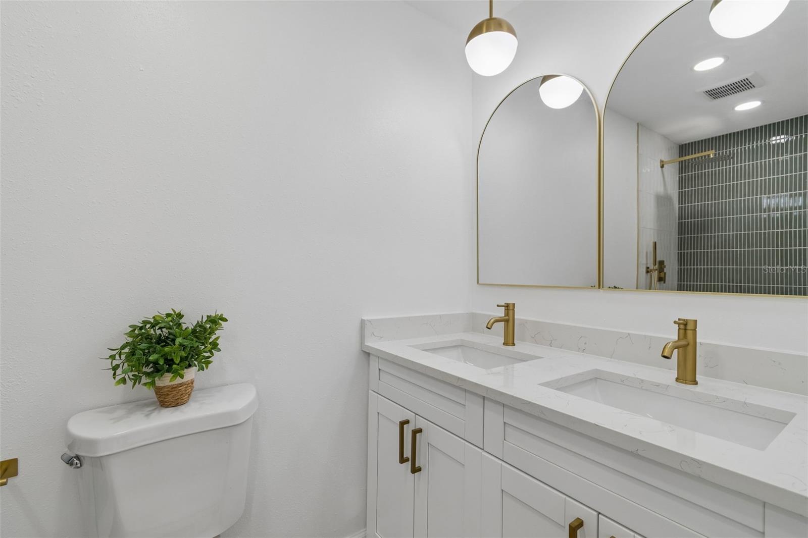 1702 W JOHNSTON AVE — photo 29