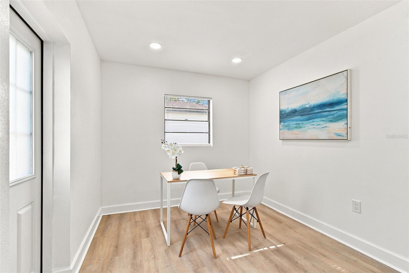 1702 W JOHNSTON AVE — photo 38