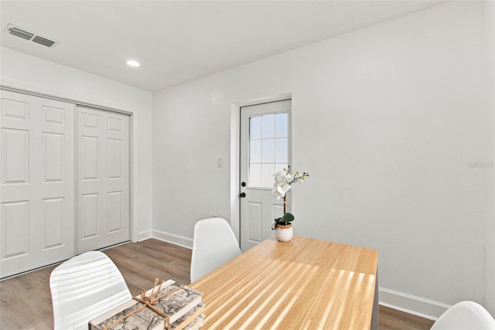 1702 W JOHNSTON AVE — photo 37