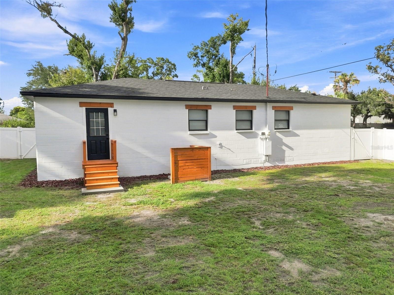 1702 W JOHNSTON AVE — photo 42