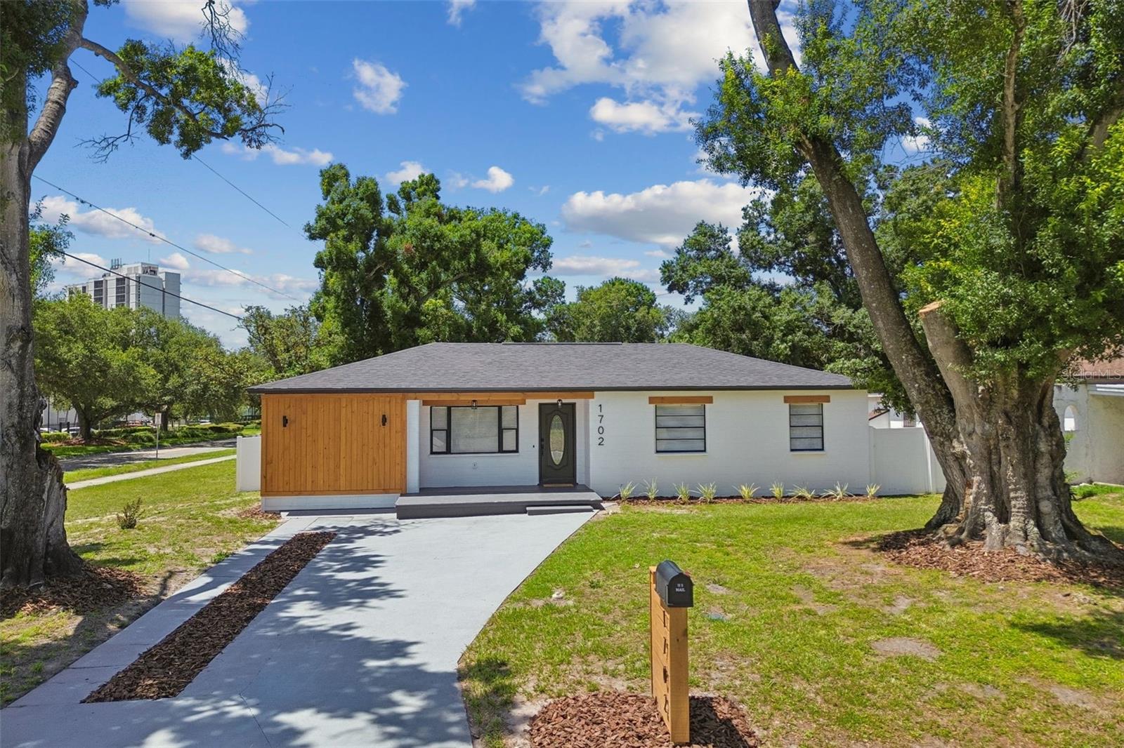 1702 W JOHNSTON AVE — photo 53