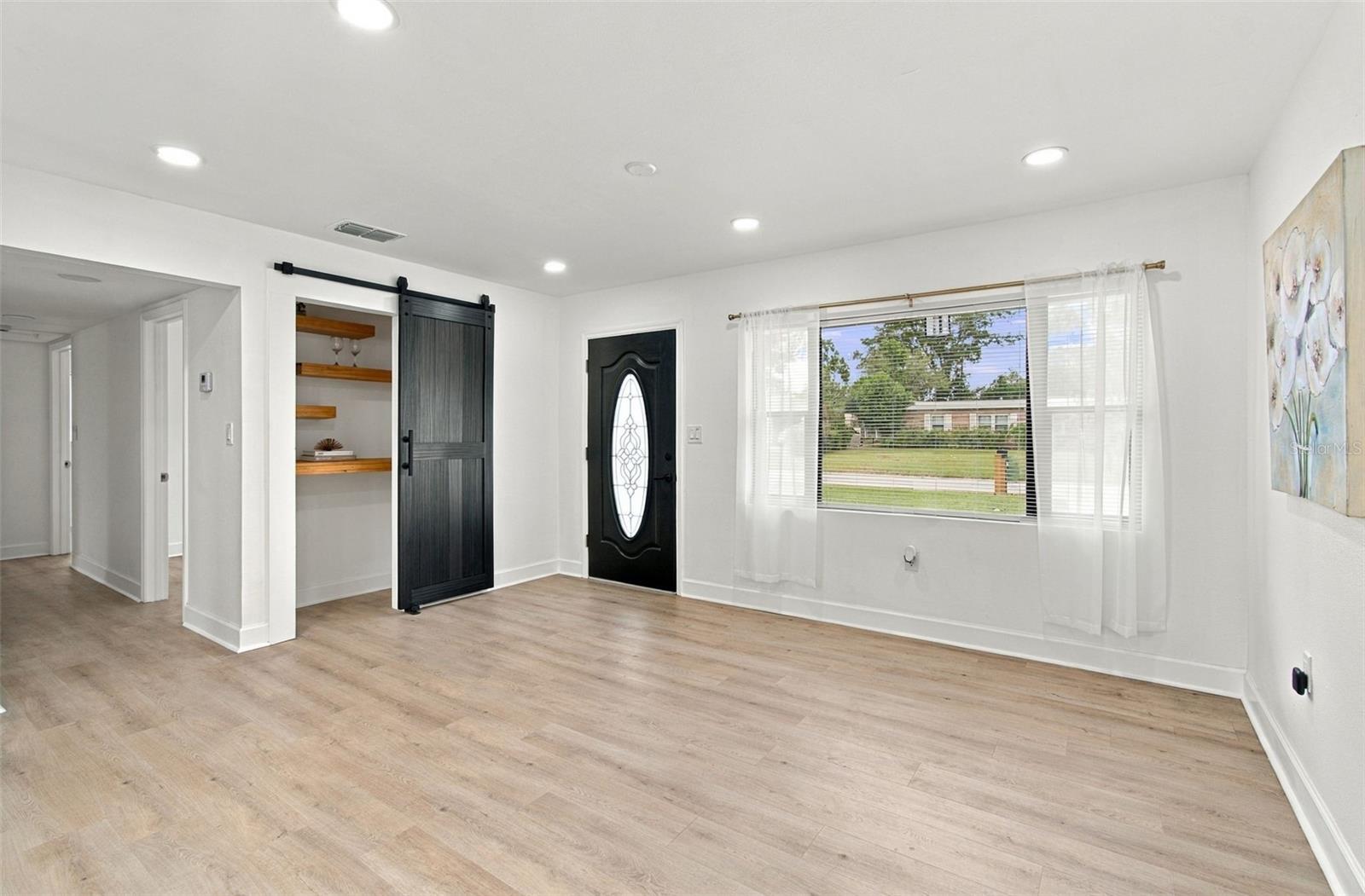 1702 W JOHNSTON AVE — photo 12
