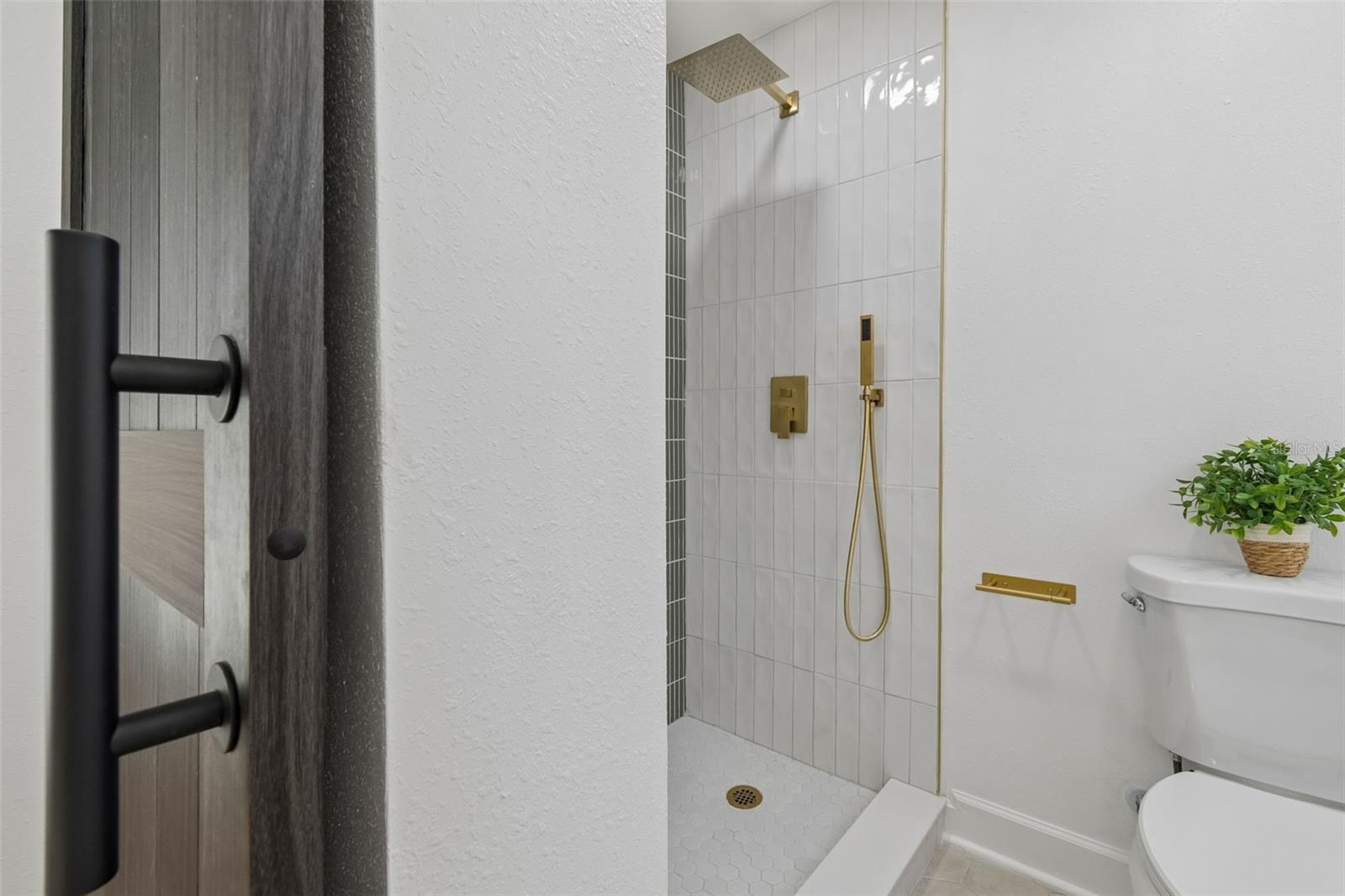1702 W JOHNSTON AVE — photo 30