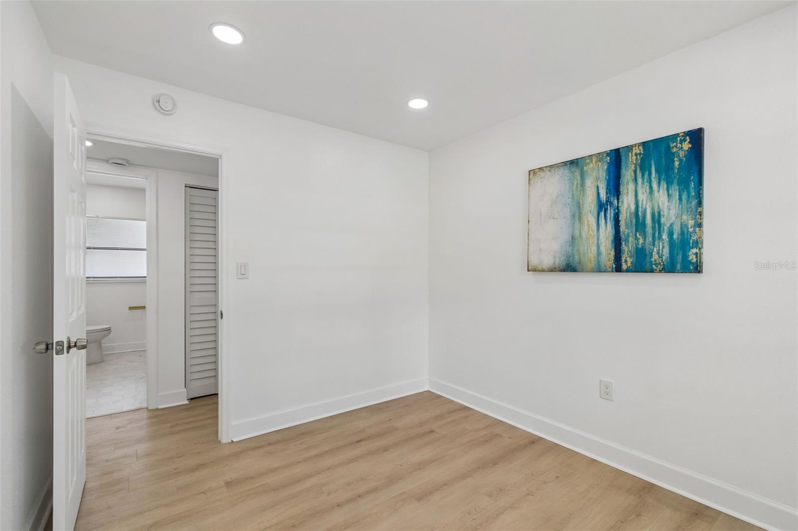 1702 W JOHNSTON AVE — photo 35