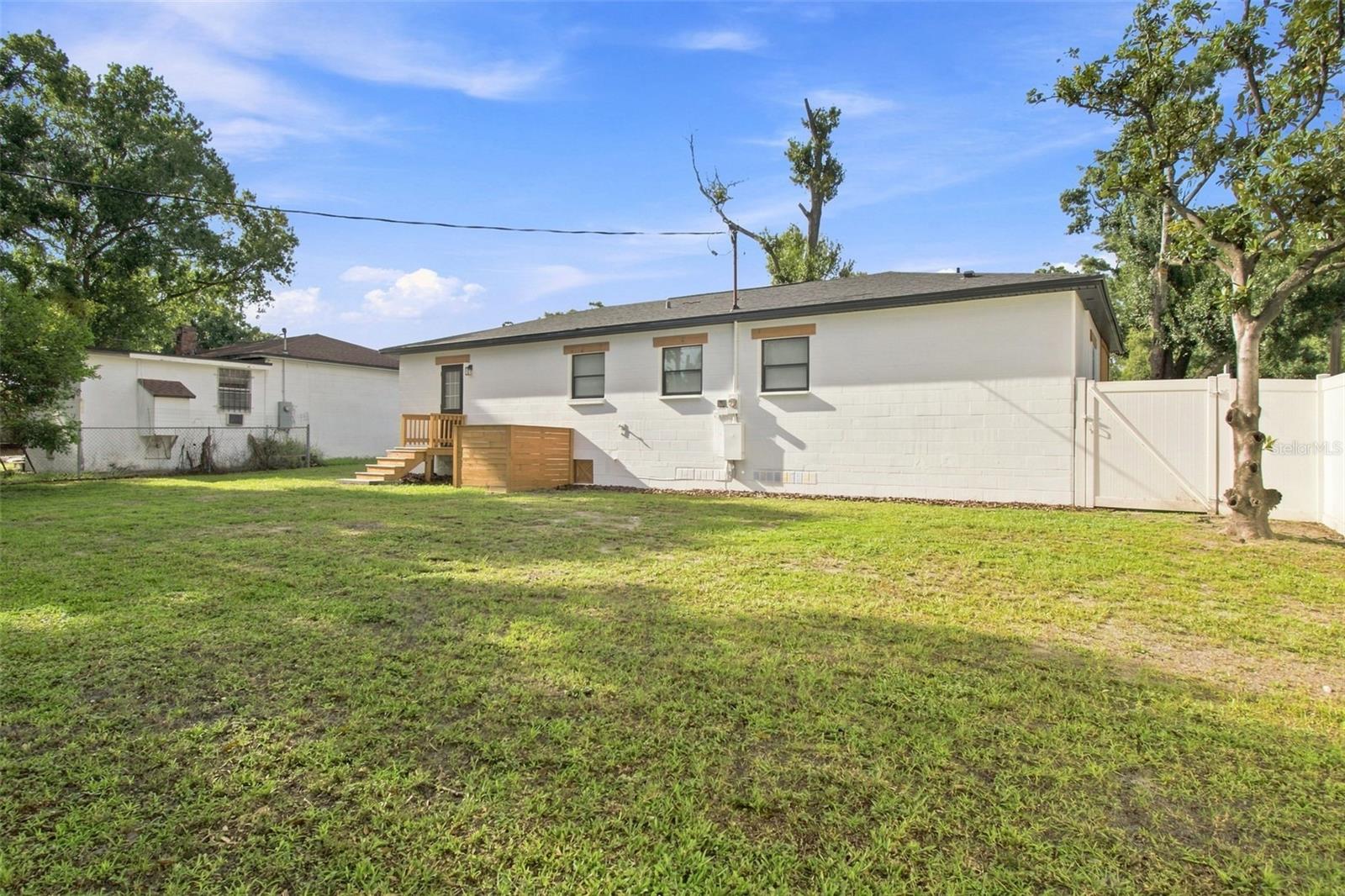 1702 W JOHNSTON AVE — photo 46