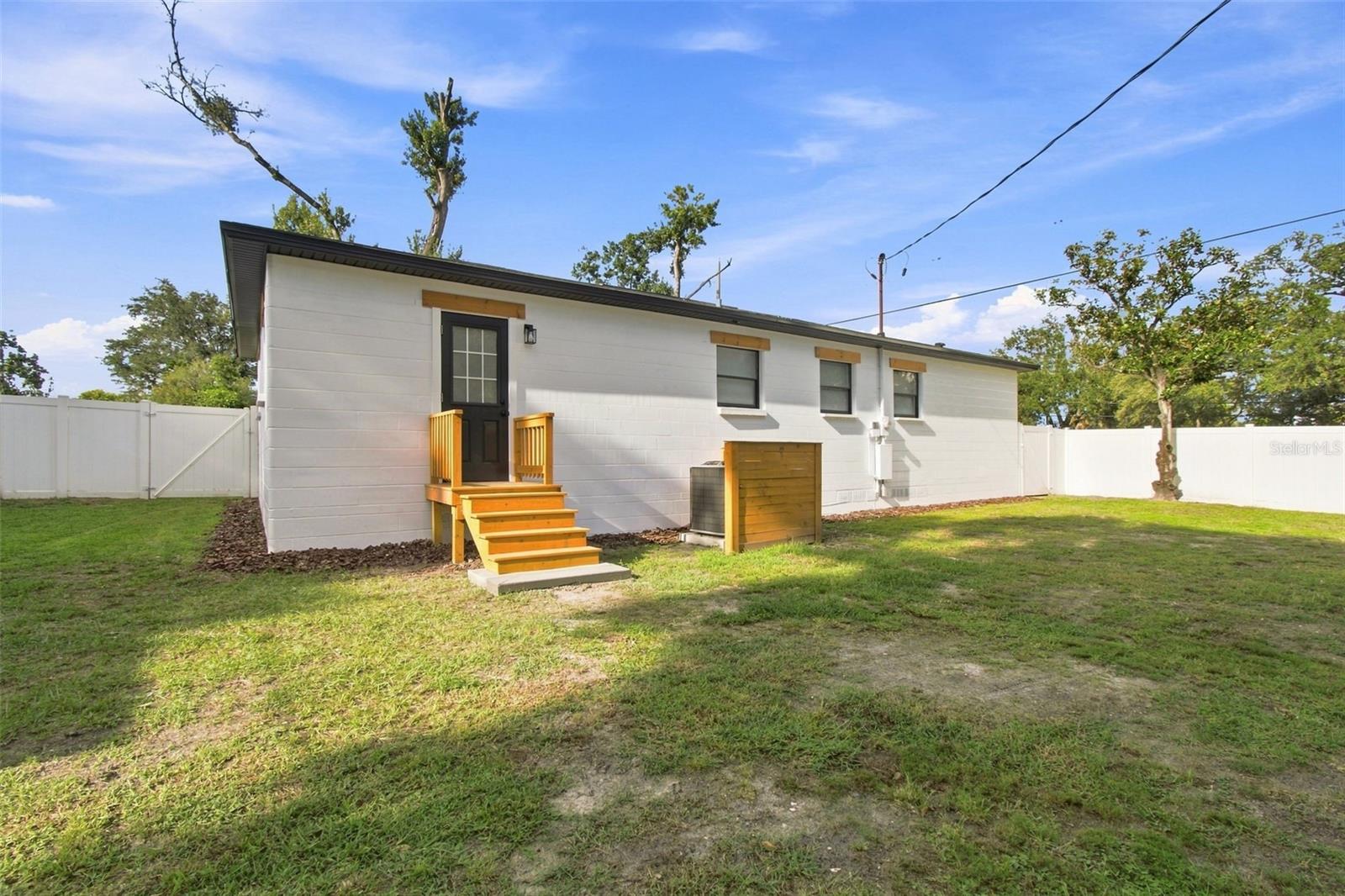 1702 W JOHNSTON AVE — photo 44