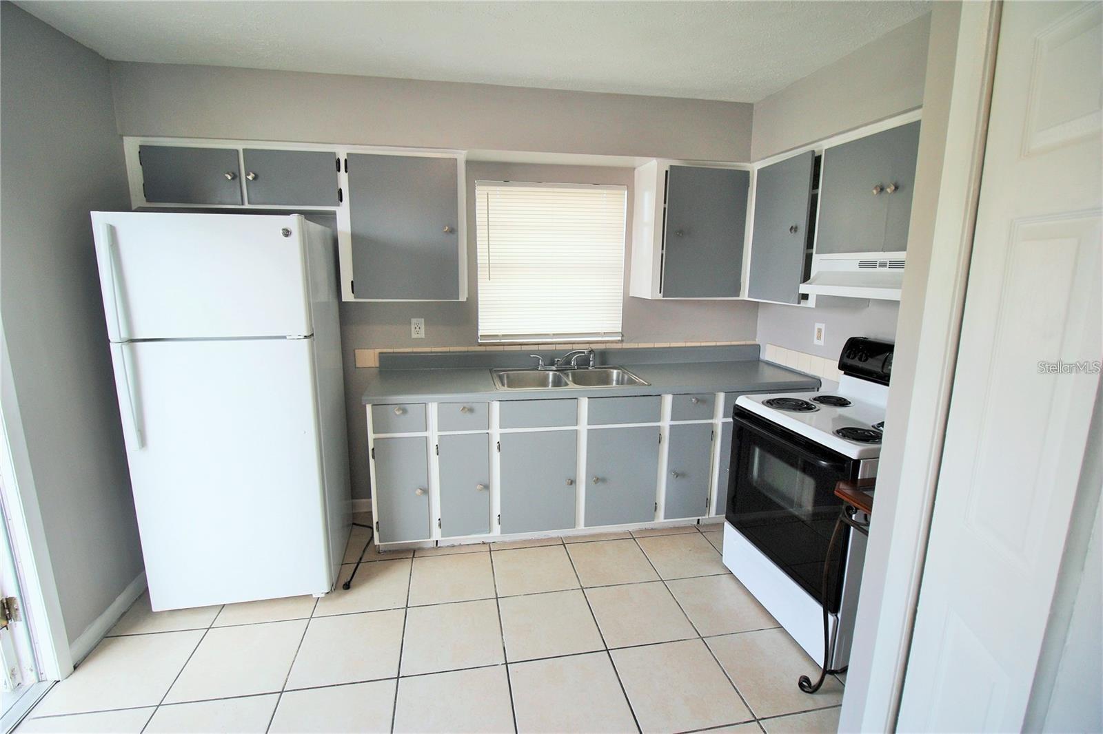 9418 N 50TH ST #B — photo 5