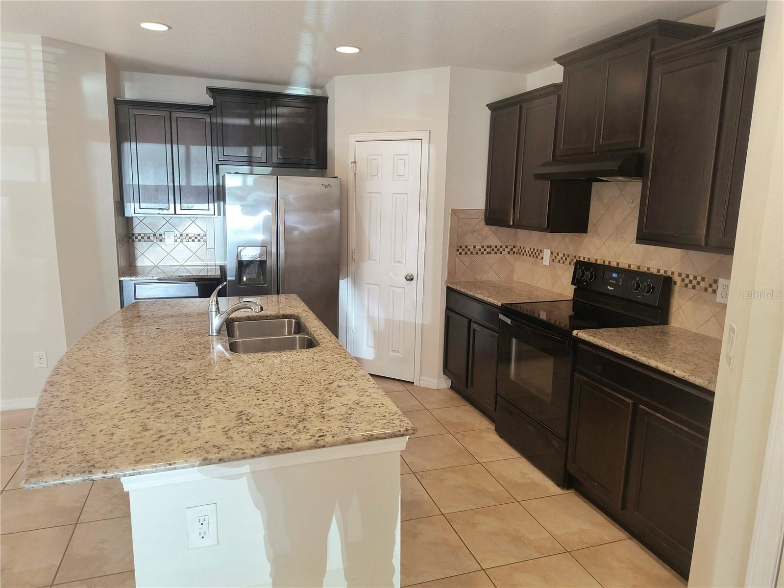4754 CHATTERTON WAY — photo 11