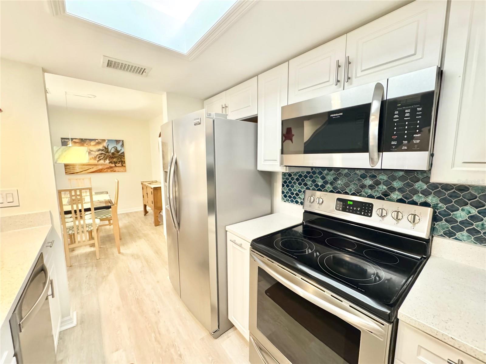 603 GARLAND CIR — photo 12