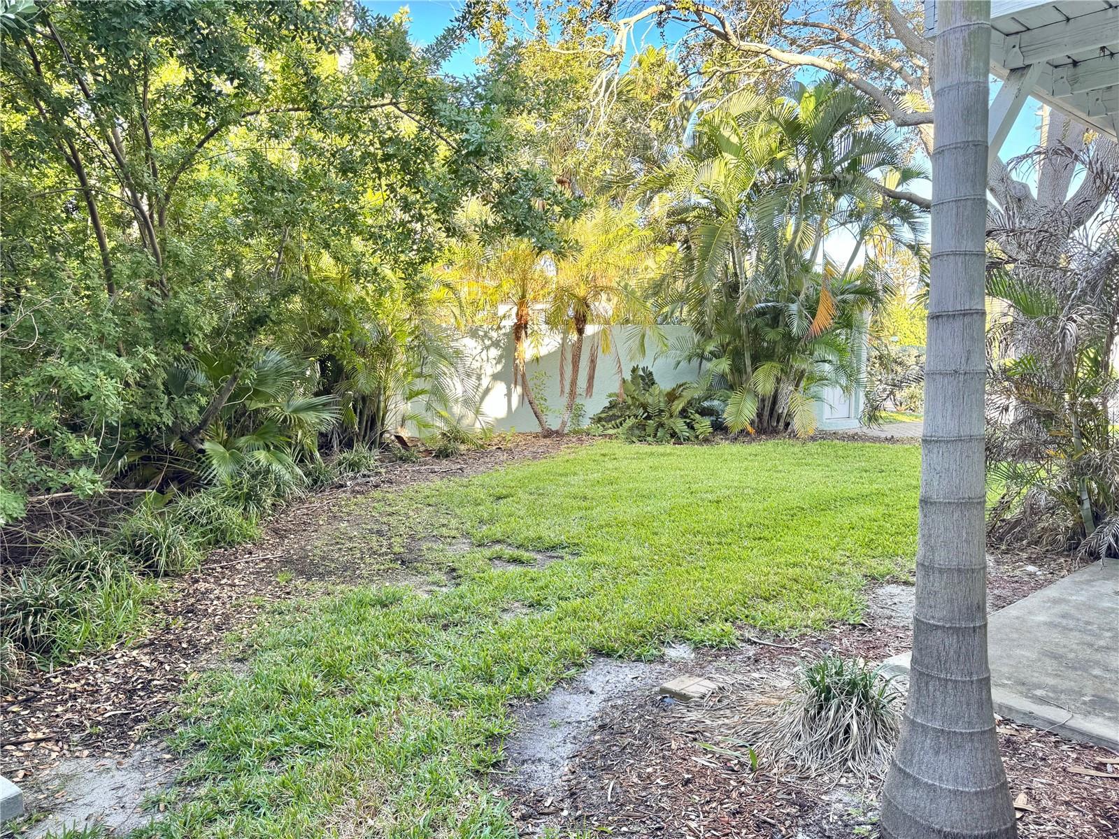 603 GARLAND CIR — photo 33