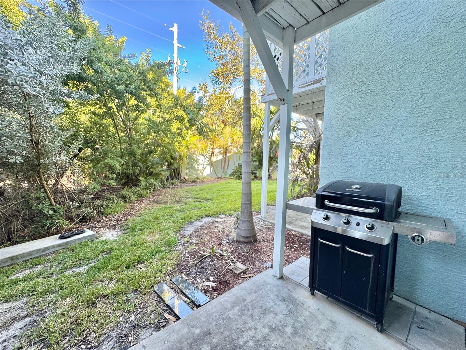 603 GARLAND CIR — photo 32