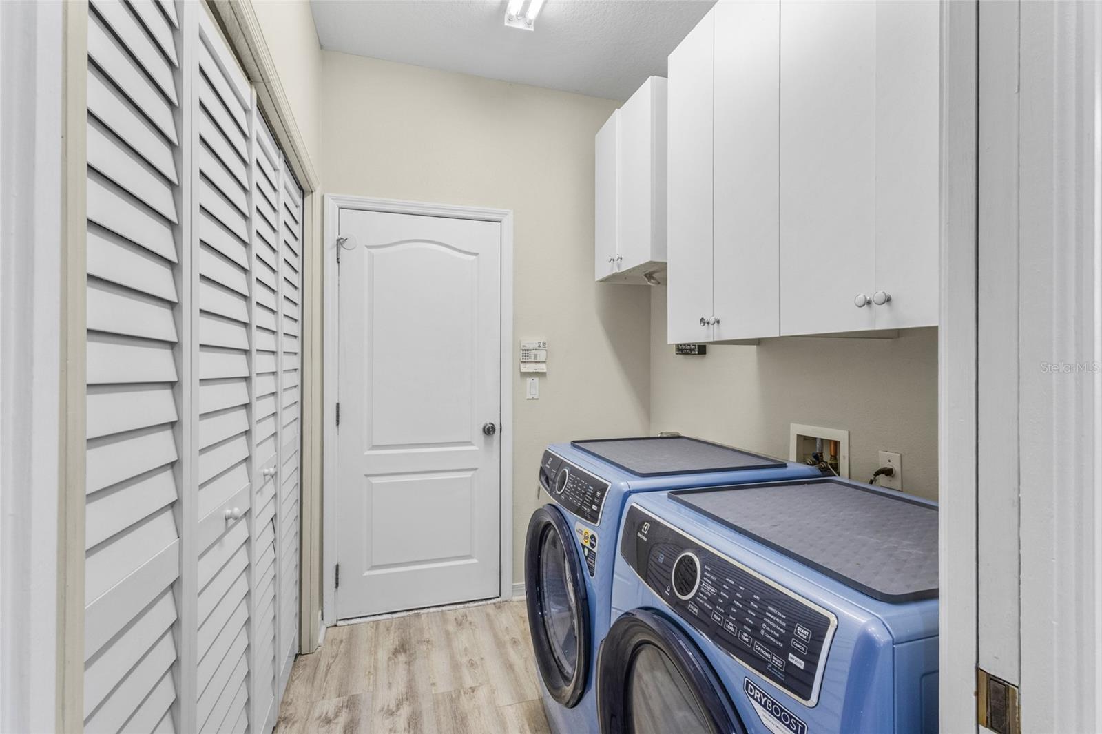 4527 FERRYS MILL PL — photo 28