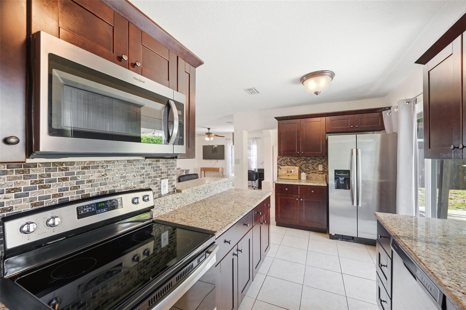 8685 MAGNOLIA DR — photo 18