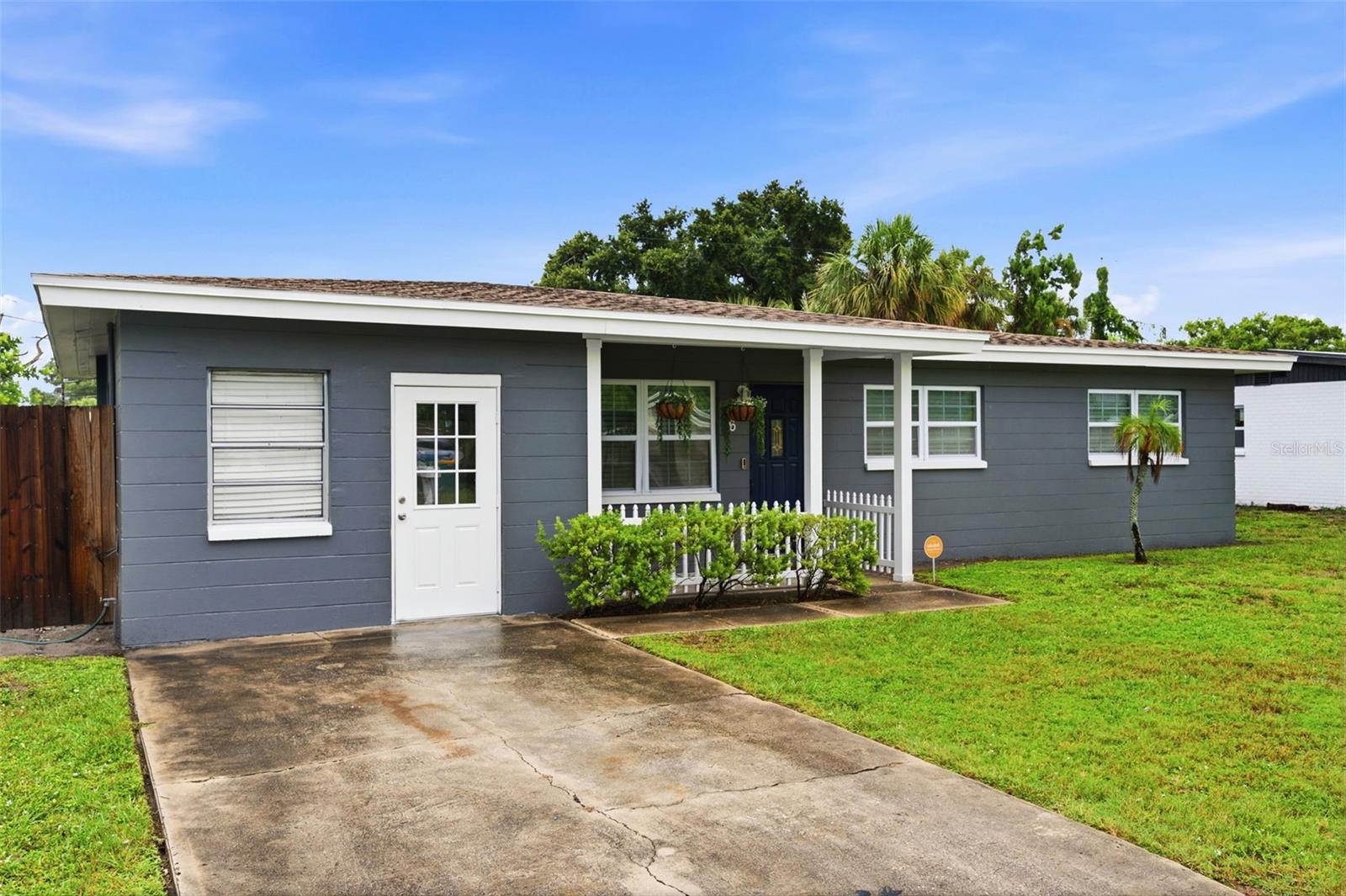 8685 MAGNOLIA DR — photo 37