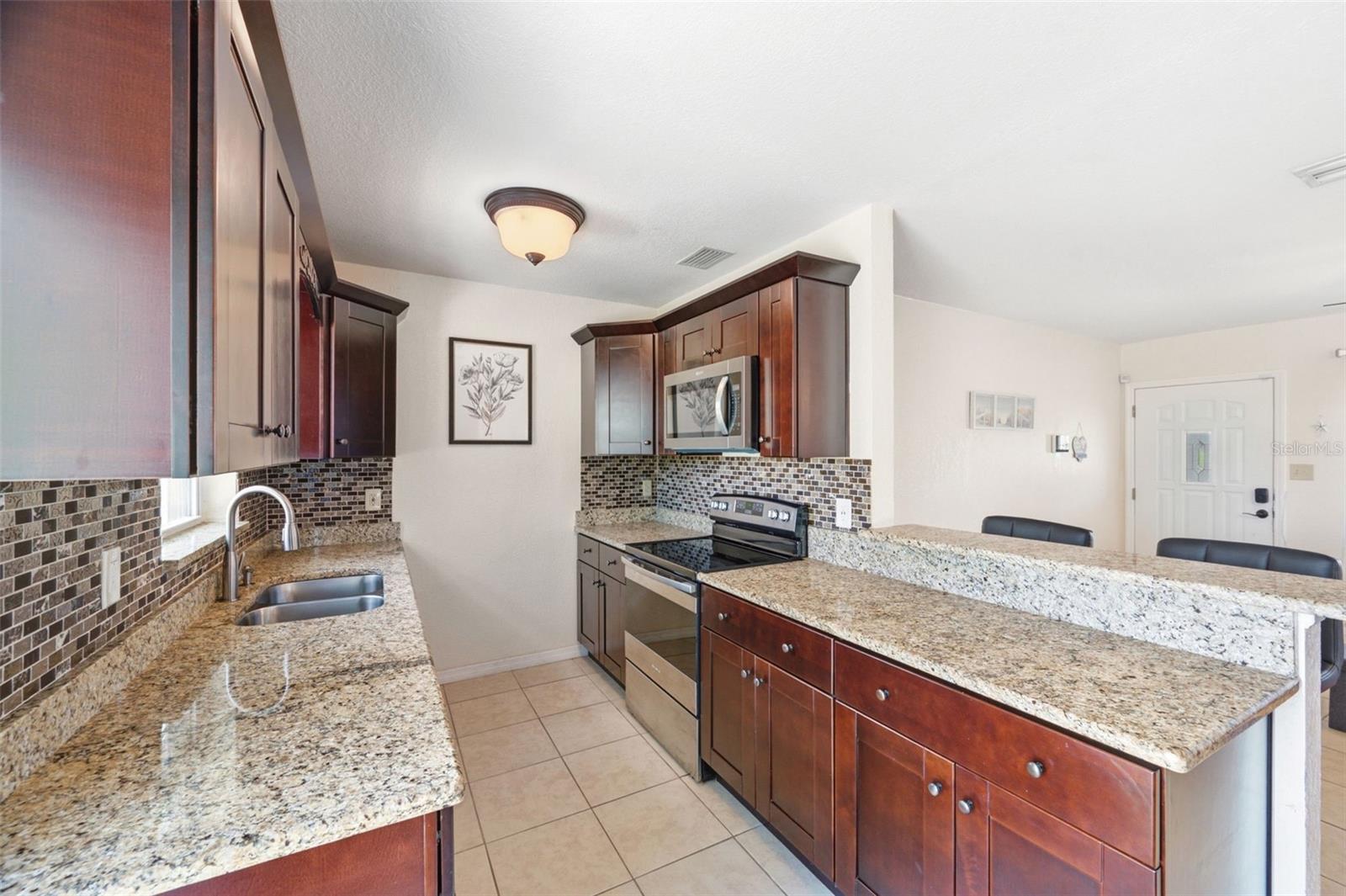 8685 MAGNOLIA DR — photo 16