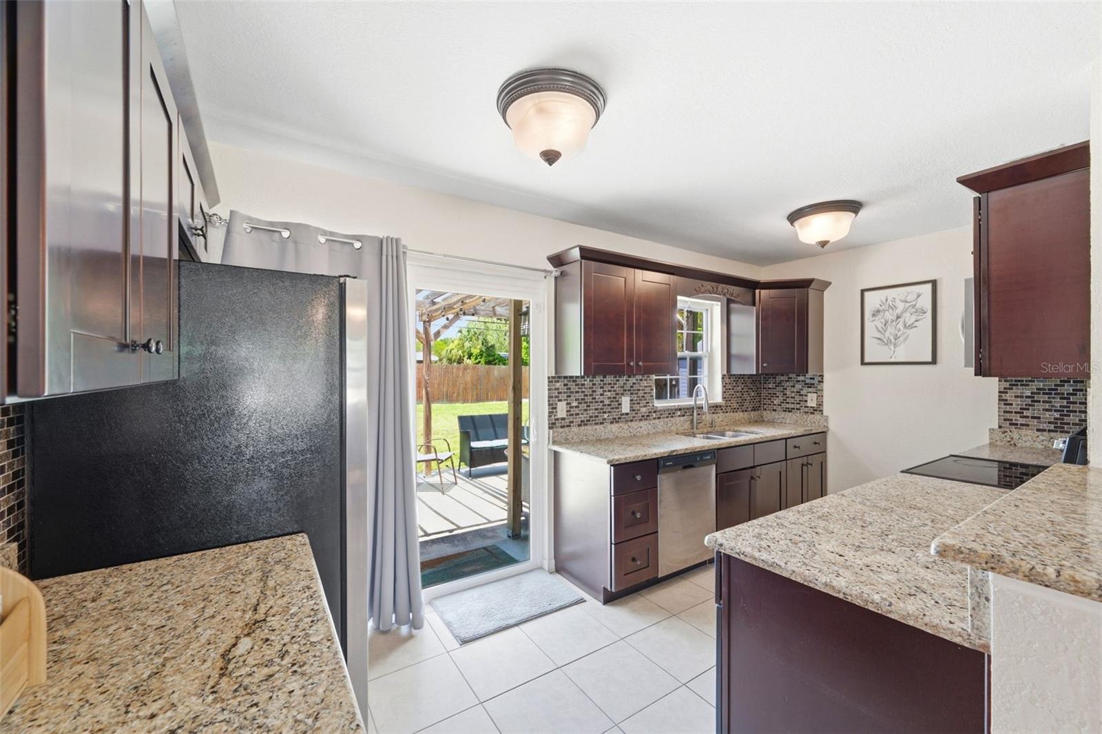 8685 MAGNOLIA DR — photo 15