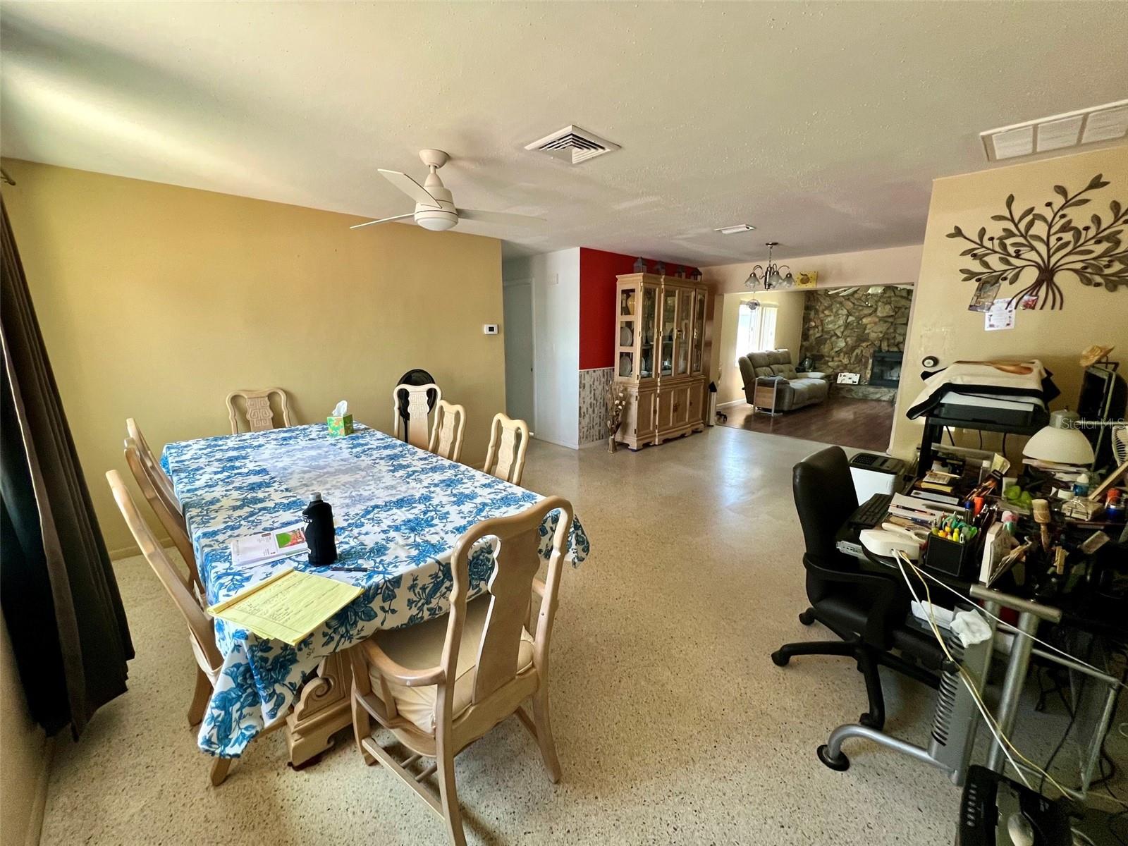 2133 INDIGO DR — photo 4
