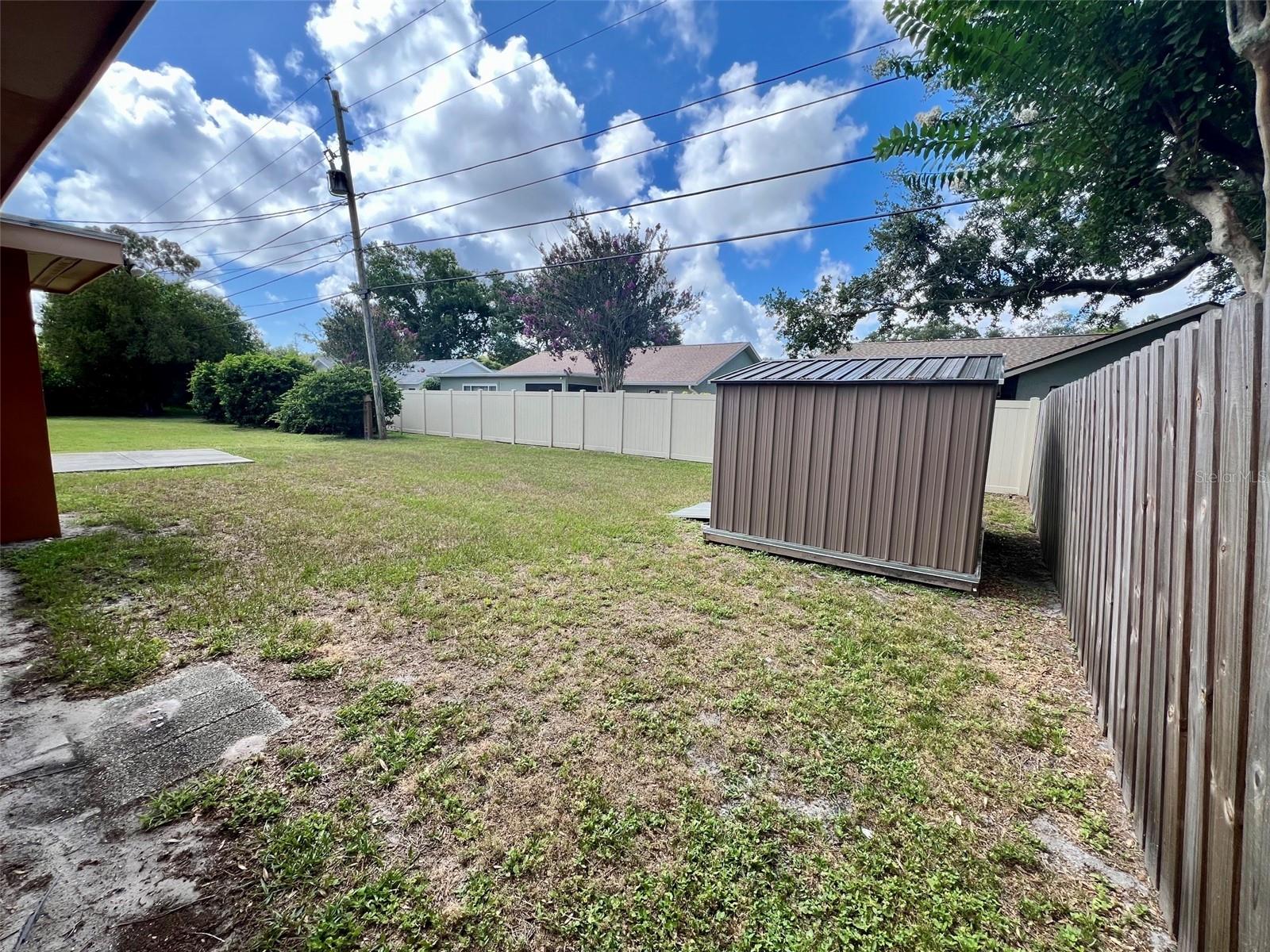 2133 INDIGO DR — photo 31