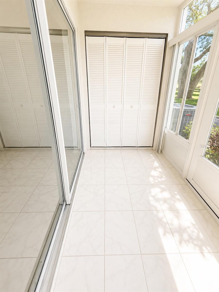 1420 OAK HILL DR #102 — photo 13