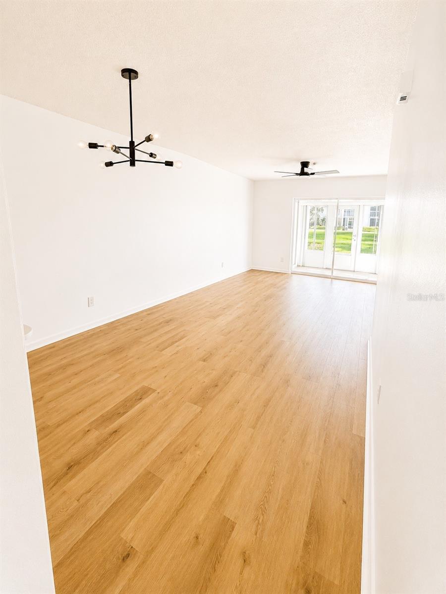 1420 OAK HILL DR #102 — photo 4