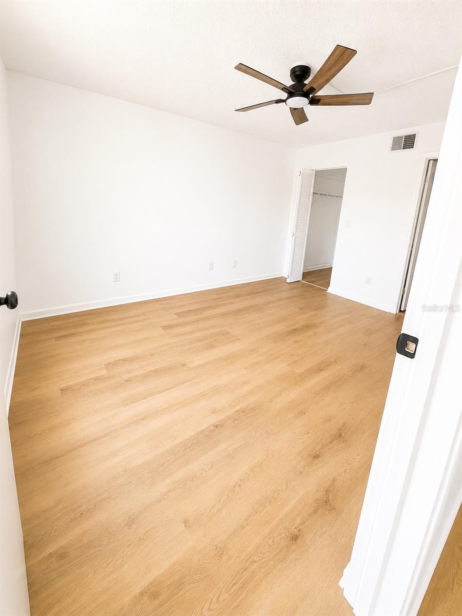 1420 OAK HILL DR #102 — photo 6